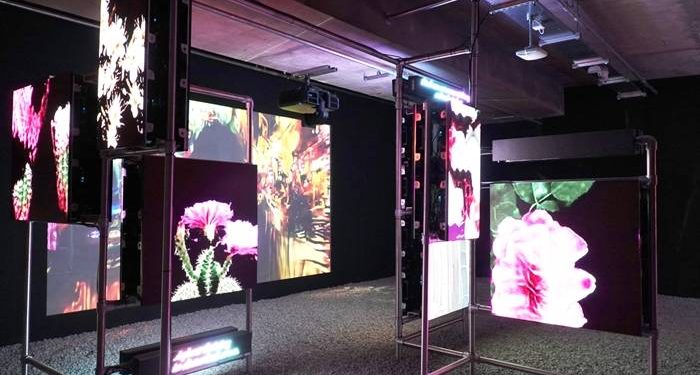 Rangkaian Kegiatan Seni OLED-Inspired Art di London