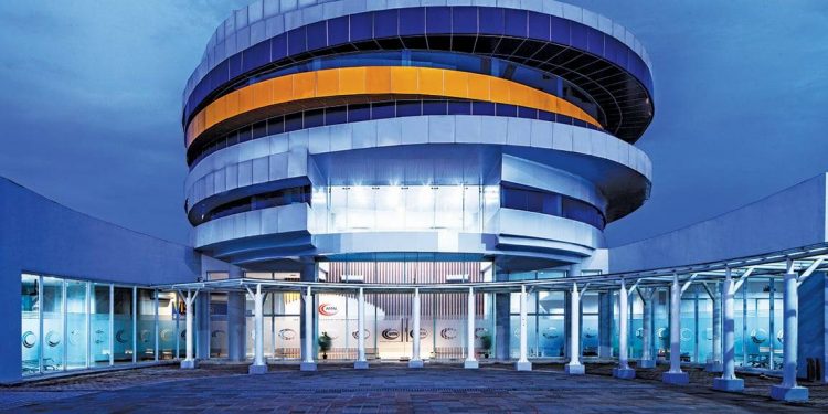 Arsitektur Elips Tampil Atraktif