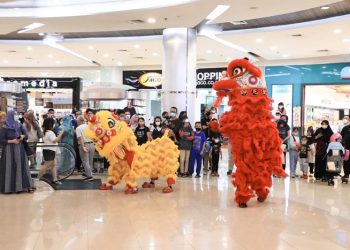 Serunya Atraksi Barongsai di Mal Milik Metropolitan Land