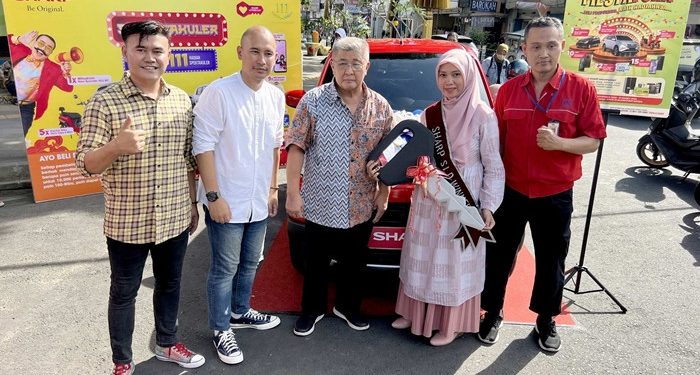 Sharp Indonesia Serahkan Hadiah 2 Unit Mobil Kepada Pemenang