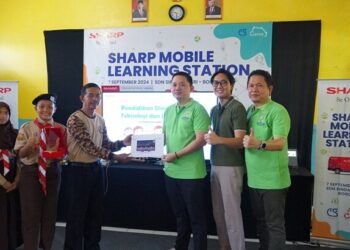Sharp Kembali Hadirkan Program Sharp Mobile Learning Station