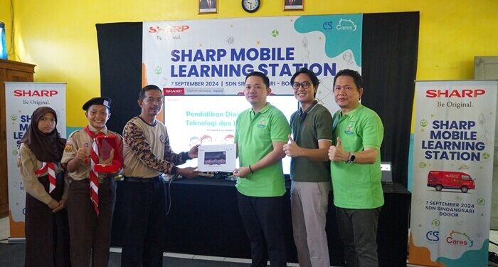 Sharp Kembali Hadirkan Program Sharp Mobile Learning Station