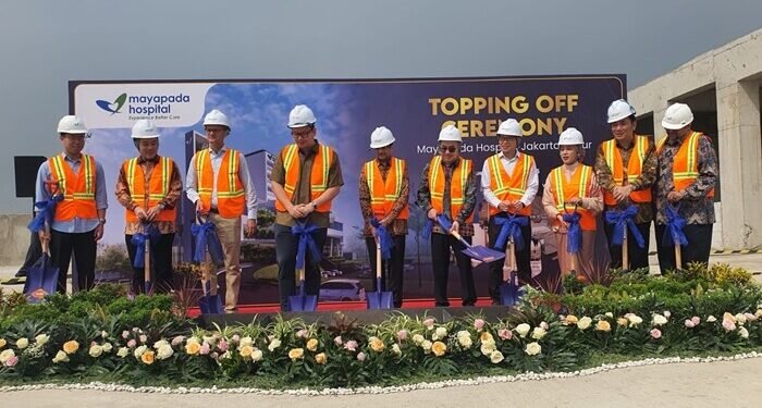 Topping off Rumah Sakit Mayapada di Kawasan Jakarta Garden City