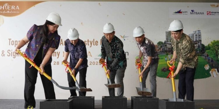 Gelaran Topping Off Hiera Sport & Lifestyle Center di BSD City