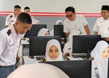 LG Loves School Bawa Teknologi ke SMKN 2 Tangerang Selatan